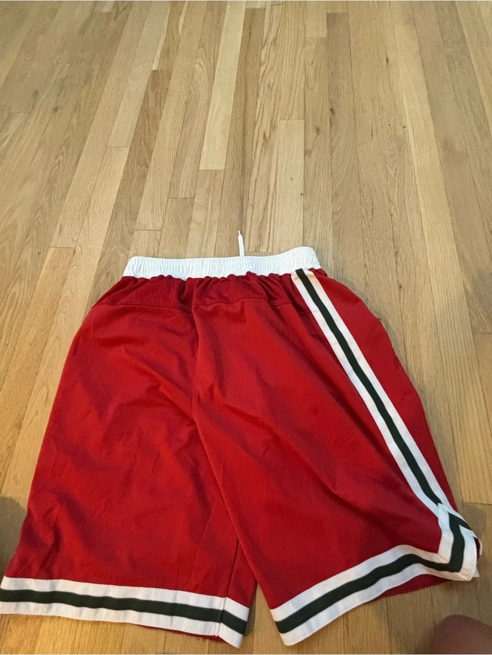 Adidas NBA Milwaukee Bucks Red Basketball Shorts Men’s Large L